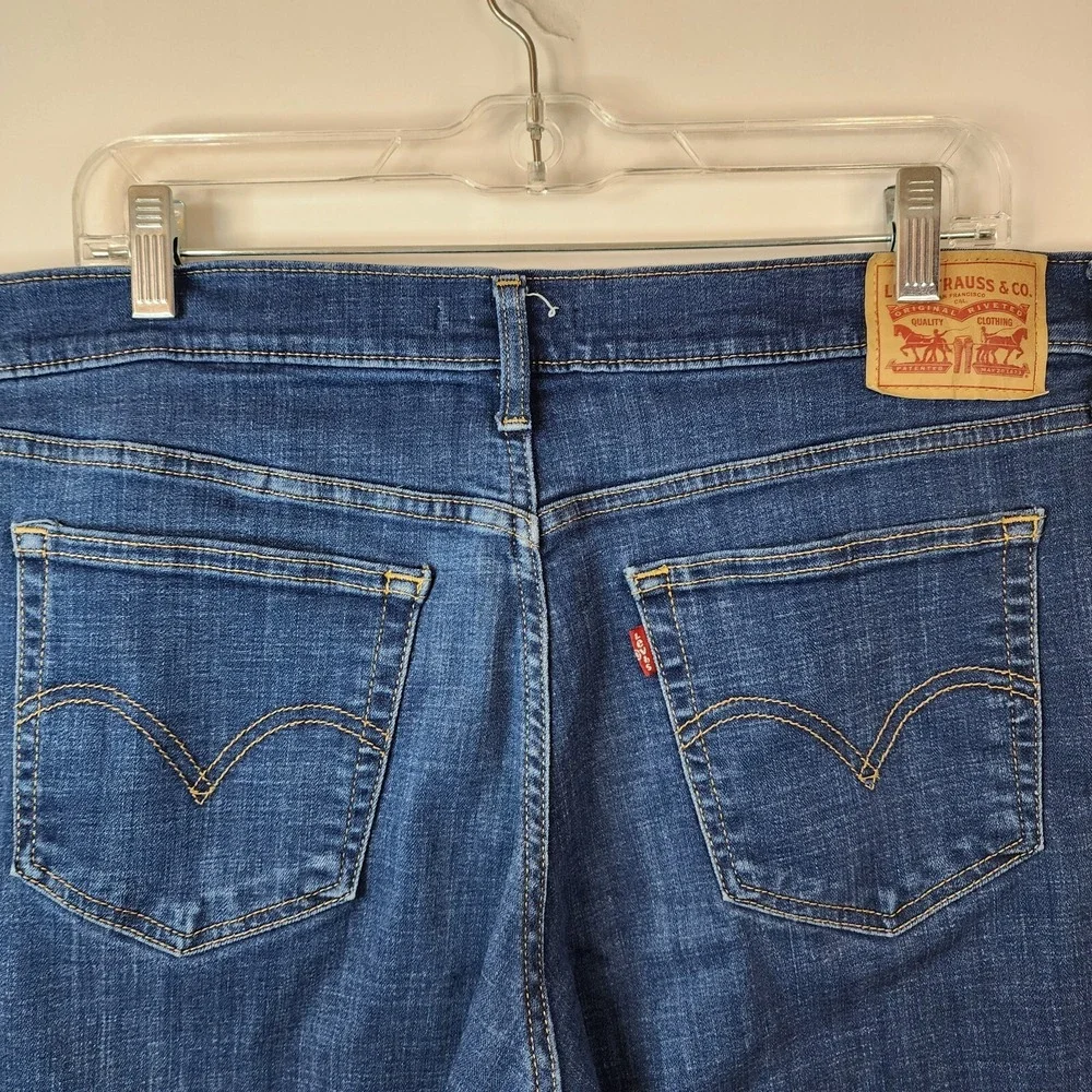 Levi's Womens Boyfriend Jeans Size 32 Blue Dark Wash Denim Inseam 27